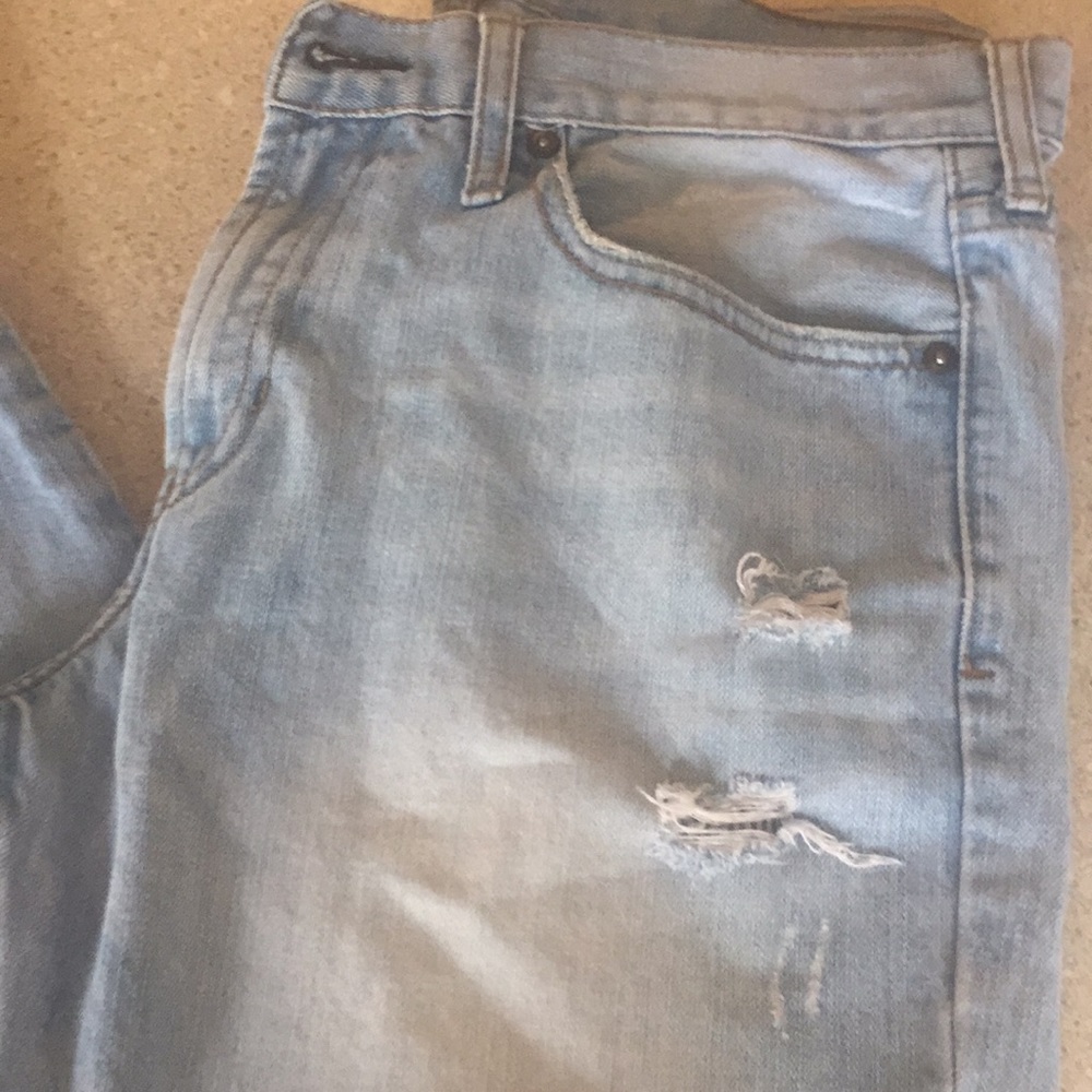 Bull Head Distressed Jeans - Picture 5 of 9